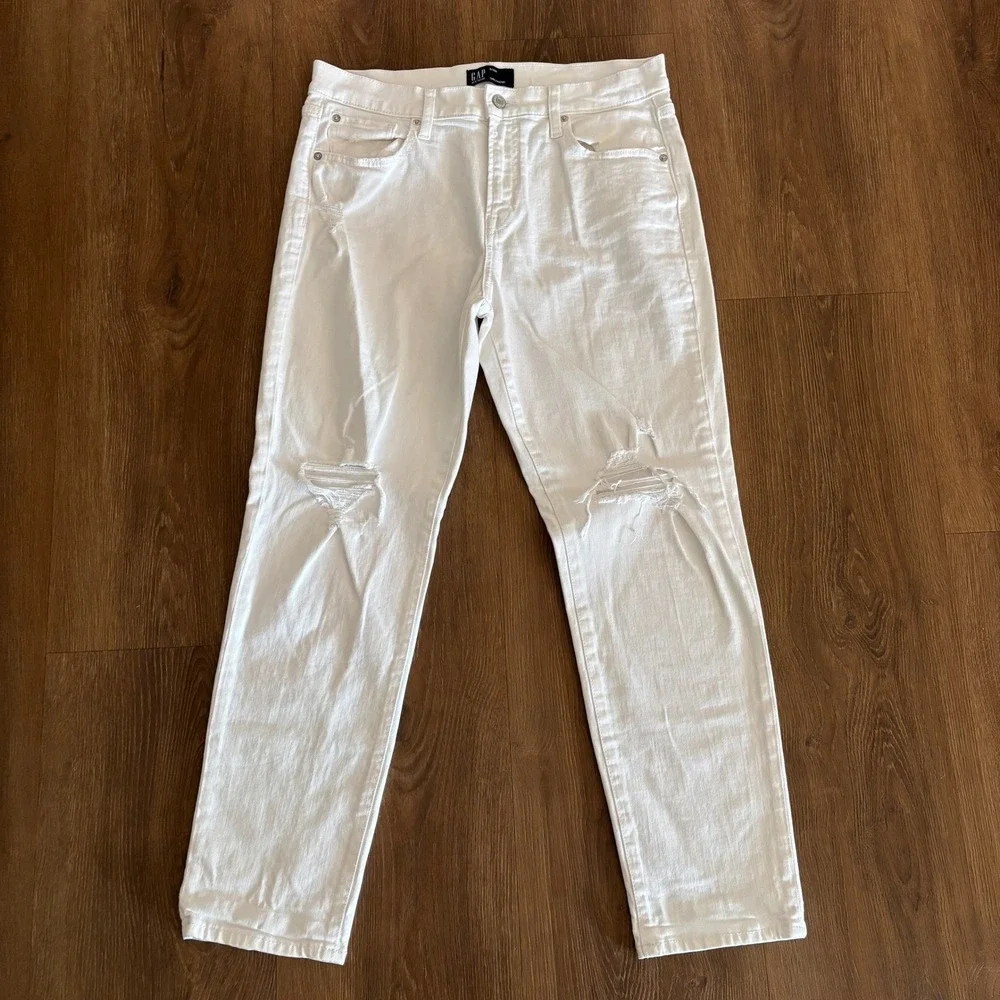 GAP Women's Size 8/29R Girlfriend‎ Jeans White Distressed Streetwear Grunge EUC